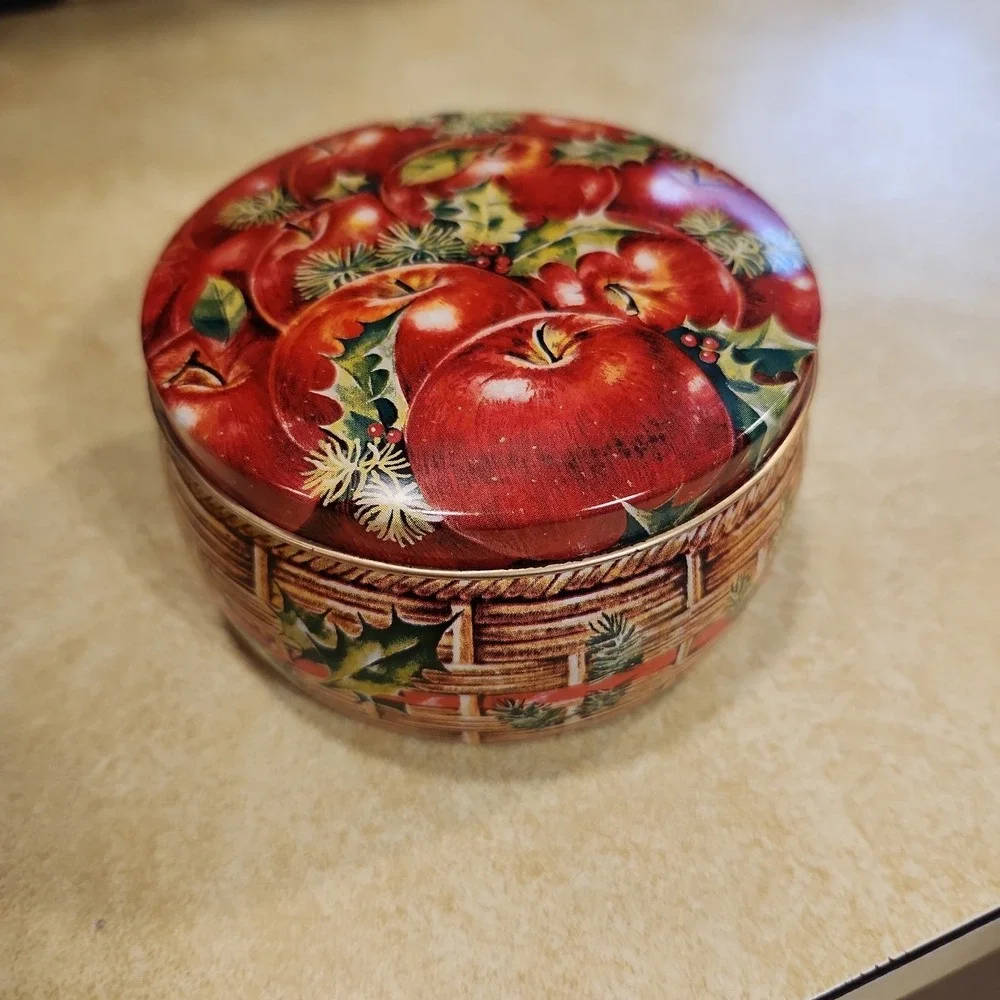 Vintage Avon Collectible Tin Basket with Apples‎ & Holly Christmas Holiday Decor